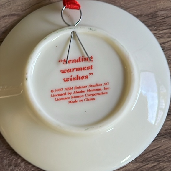 1997 Pretty as a Picture Porcelain Mini Plate Ornament “Sending Warmest Wishes" - Picture 5 of 5